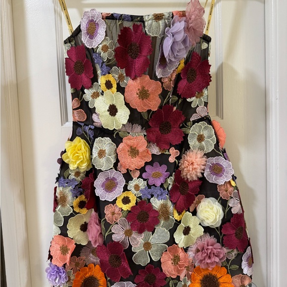 Bouquet Maraya Mini Dress - Picture 9 of 12